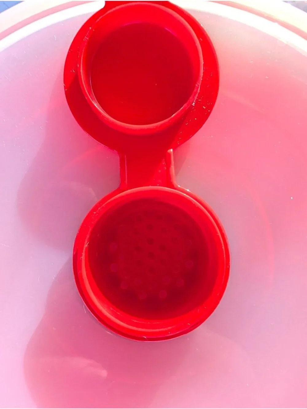 Collapsible Red Microwave Popcorn Maker With Lid & Built-In Measuring Cup